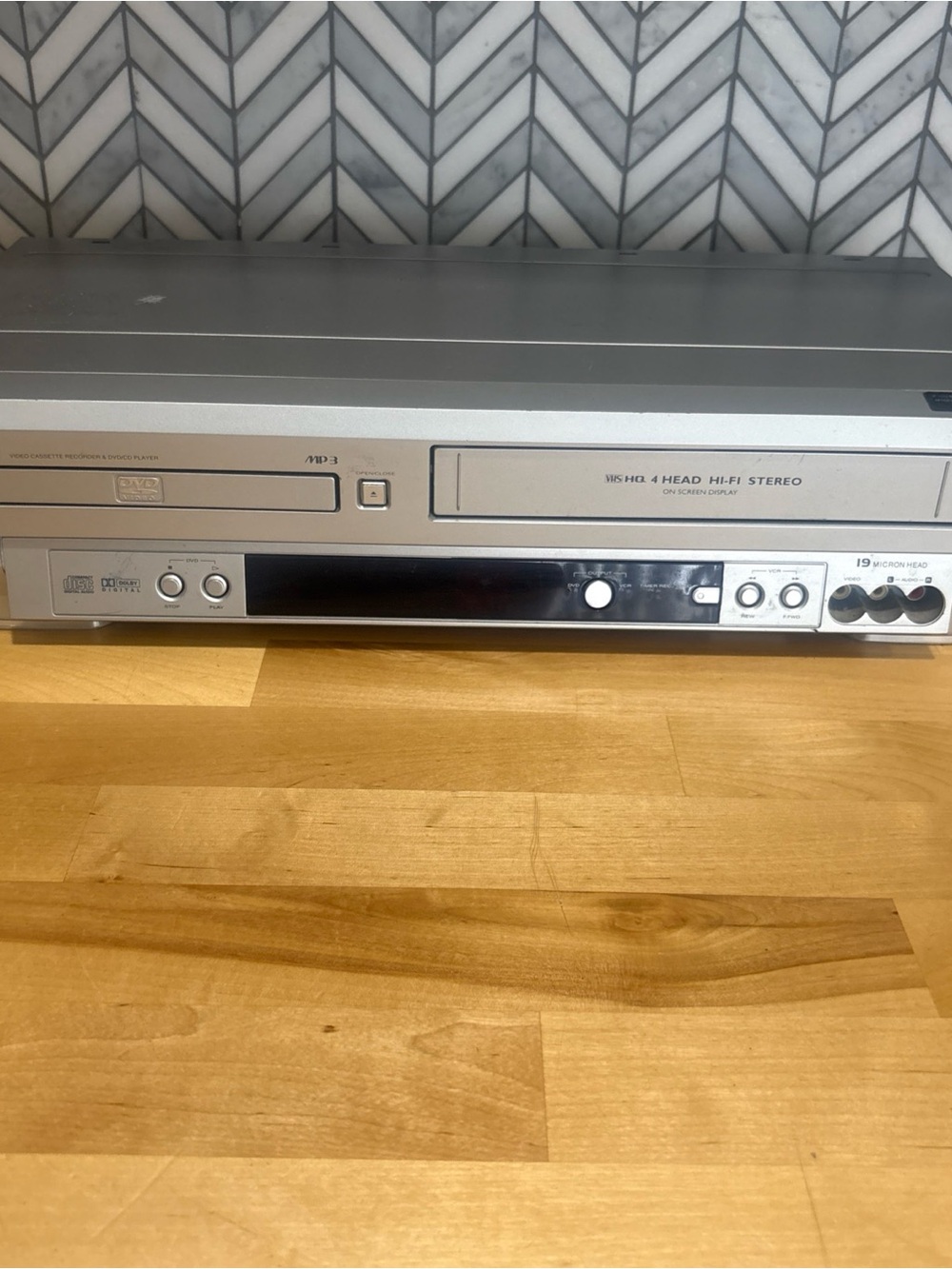 Sylvania VHS/DVD Combo Player/Recorder Untested READ SSD803 NO REMOTE